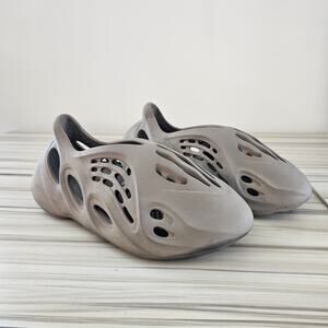 Yeezy Foam Runner MX Granite Men's Size 6